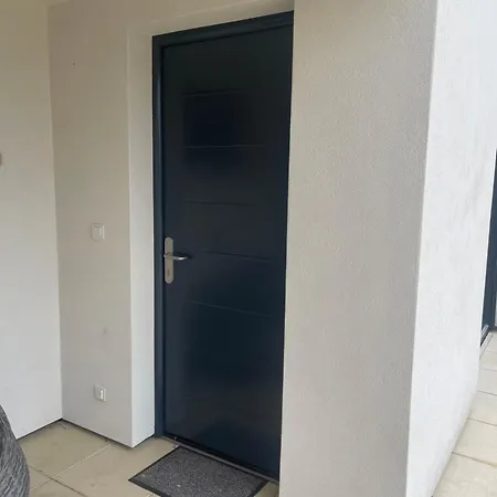 Avec Piscine Apartament *