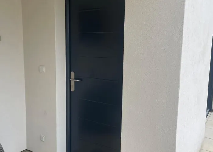 Avec Piscine Apartment *