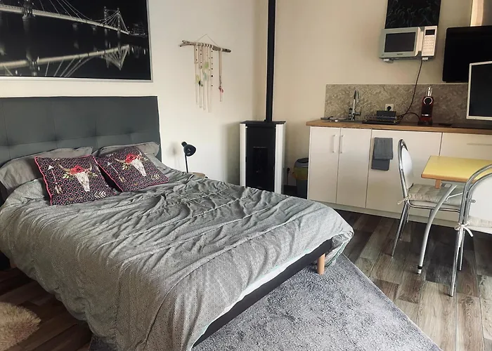 Avec Piscine Apartment